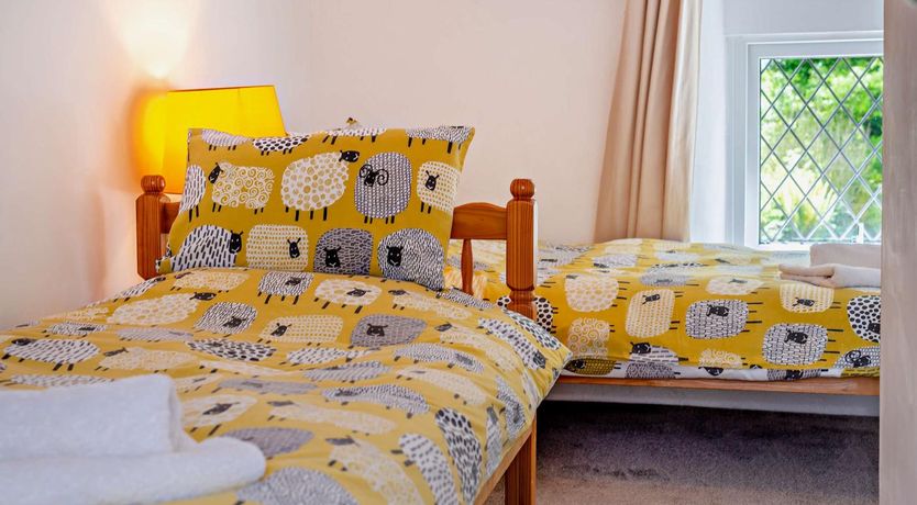 Photo of 2 Bed in Advent