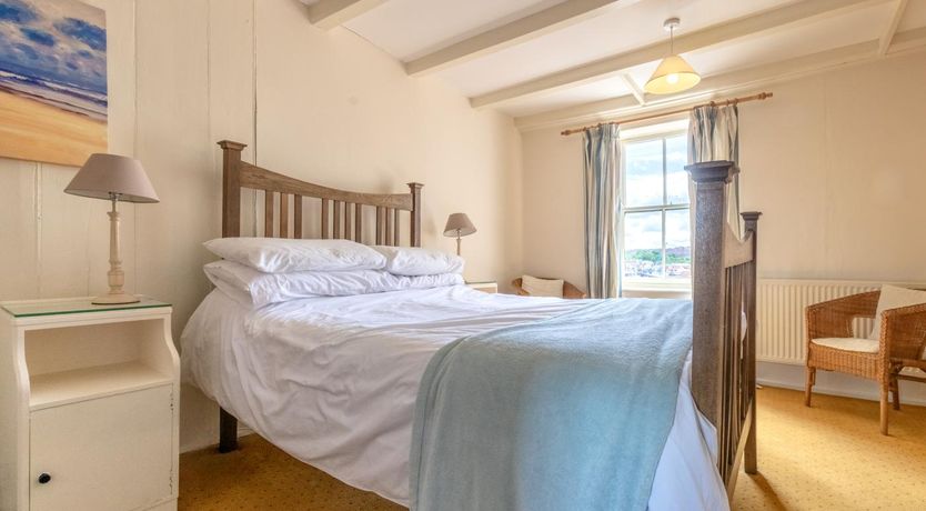 Photo of 2 Bed in Whitby