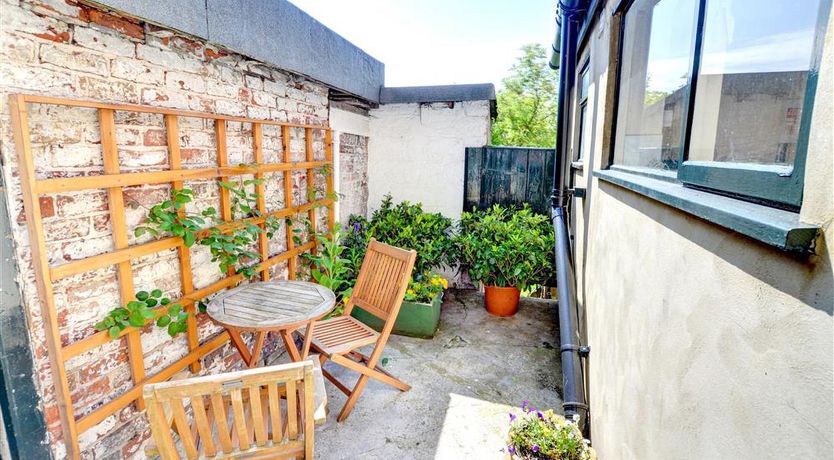 Photo of 2 Bed in Whitby