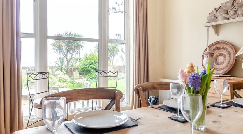 Photo of 6 Bed in Southwold