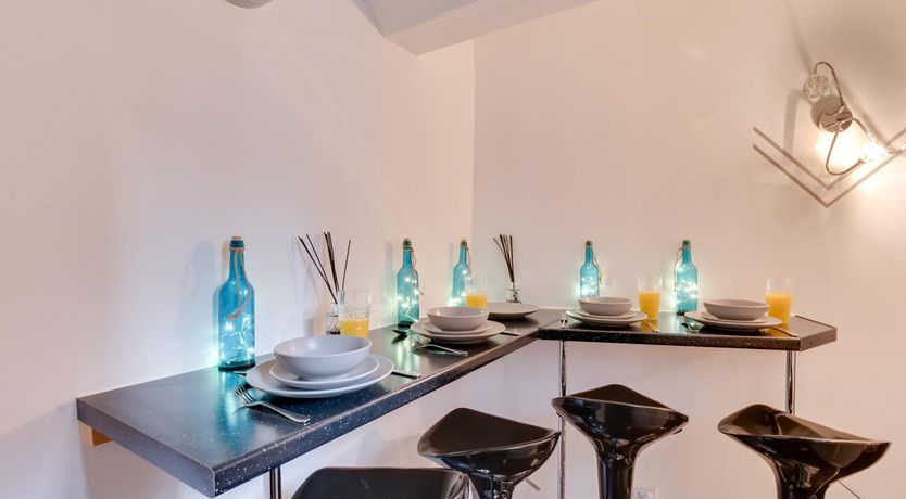 Photo of 2 Bed in Whitby