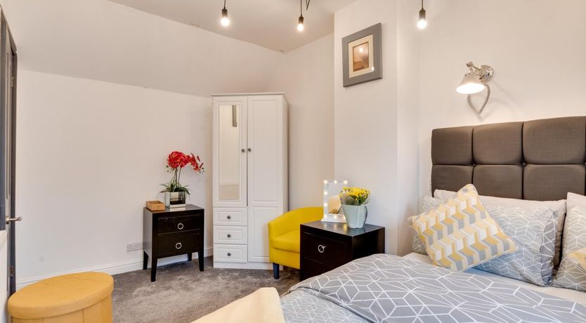Photo of 2 Bed in Whitby