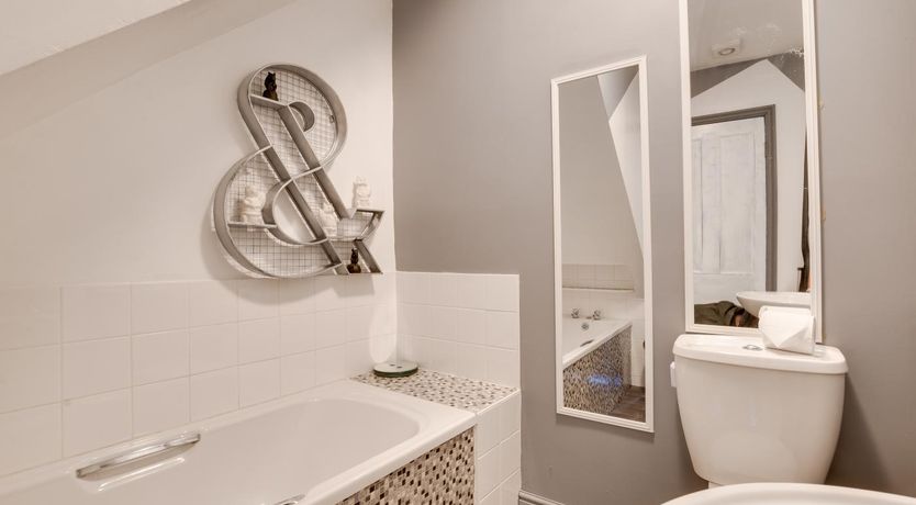 Photo of 2 Bed in Whitby