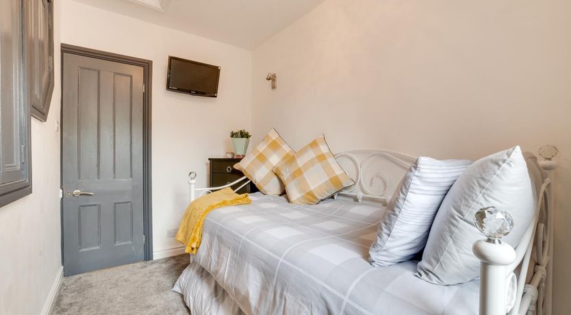 Photo of 2 Bed in Whitby