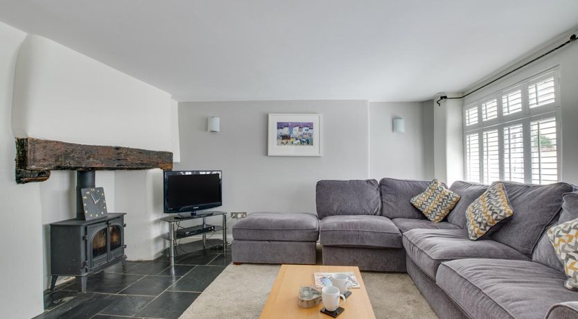 Photo of 4 Bed in Dartmouth