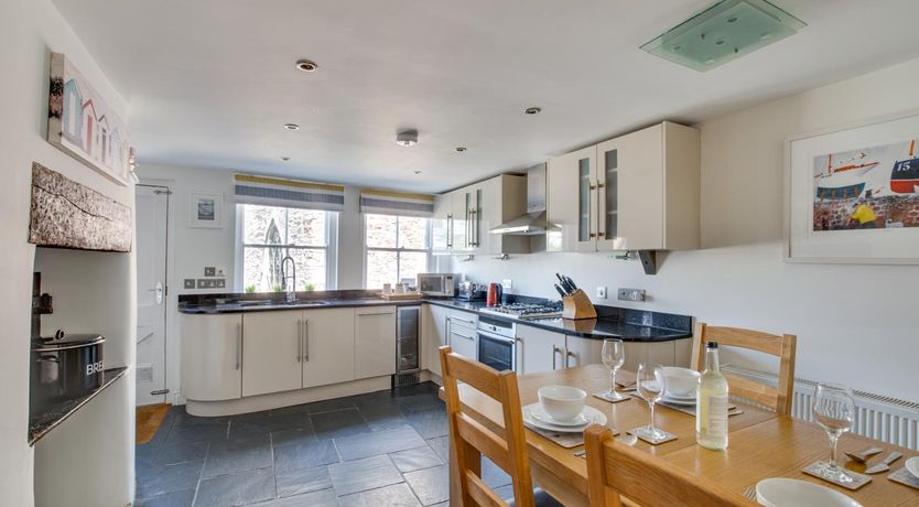 Photo of 4 Bed in Dartmouth