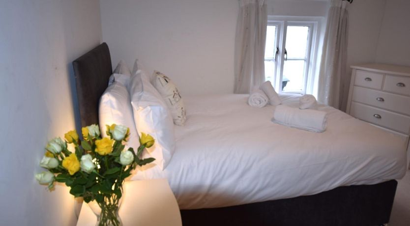 Photo of 4 Bed in Dartmouth