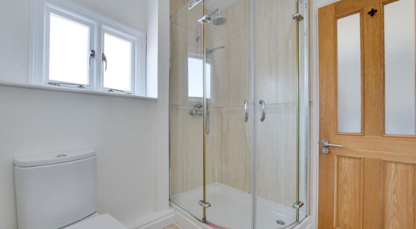 Photo of 4 Bed in Dartmouth