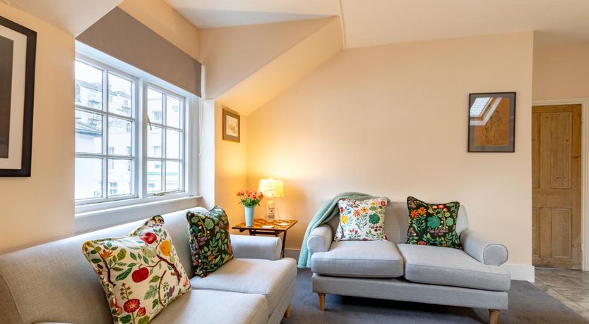 Photo of 2 Bed in Brighton & Hove