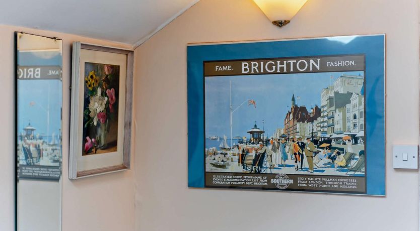 Photo of 2 Bed in Brighton & Hove
