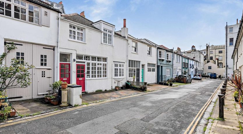 Photo of 2 Bed in Brighton & Hove