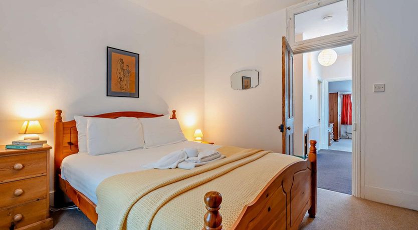 Photo of 2 Bed in Brighton & Hove