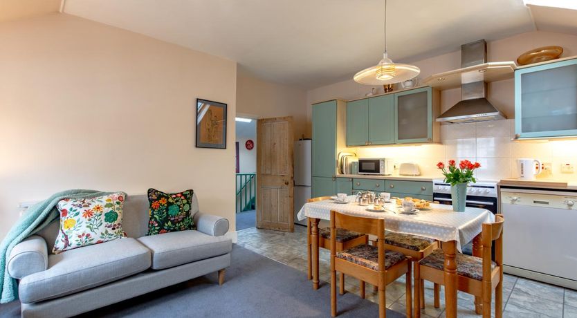 Photo of 2 Bed in Brighton & Hove