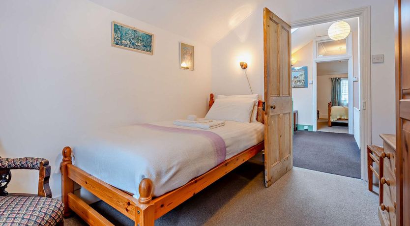 Photo of 2 Bed in Brighton & Hove
