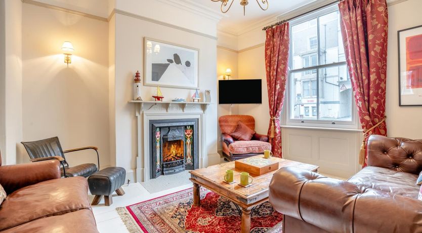 Photo of 4 Bed in Whitby