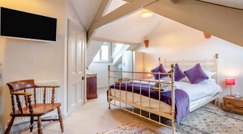 Photo of 4 Bed in Whitby