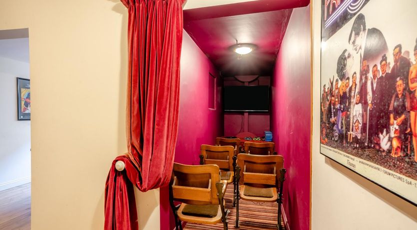 Photo of 4 Bed in Whitby