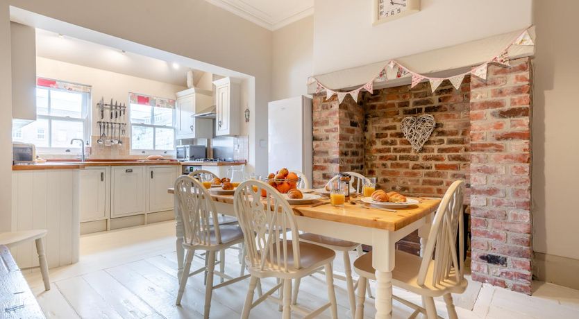 Photo of 4 Bed in Whitby