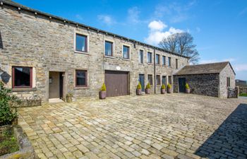 2 Bed in Cowling Holiday Home