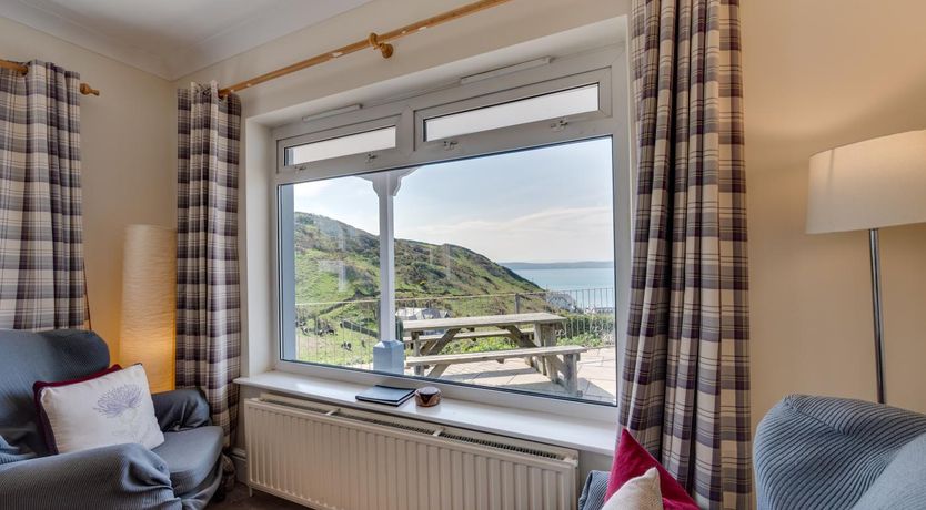 Photo of 3 Bed in Mortehoe