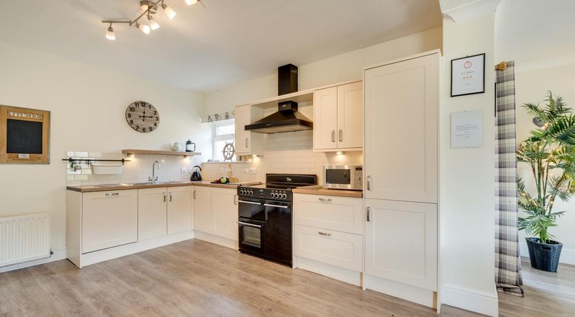 Photo of 3 Bed in Mortehoe