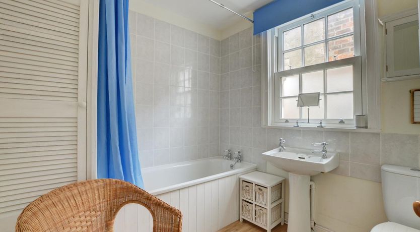 Photo of 2 Bed in Whitby