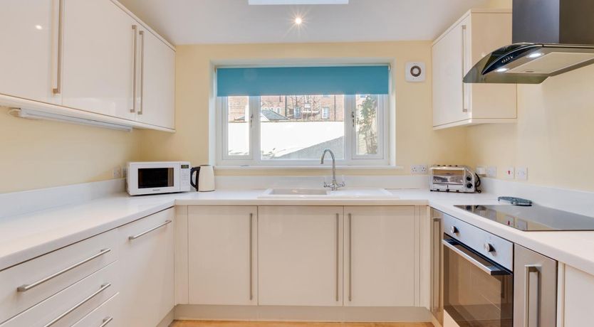 Photo of 4 Bed in Whitby