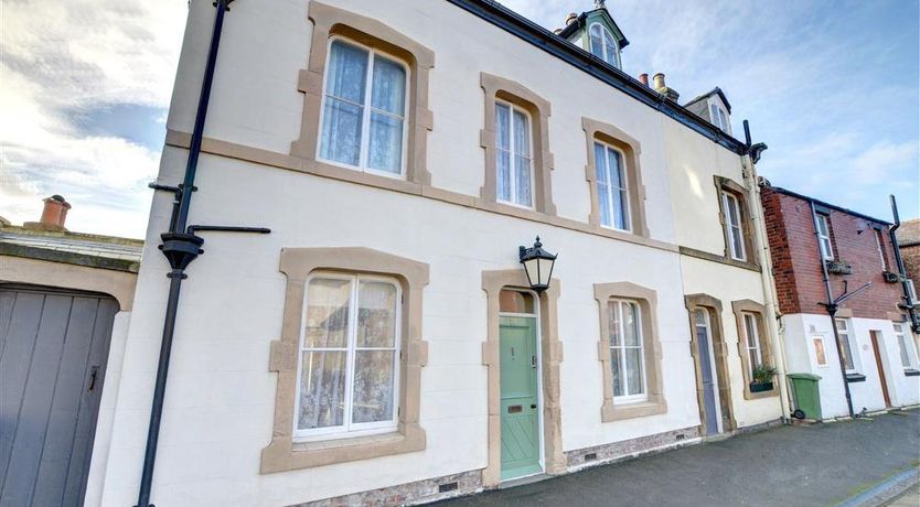 Photo of 3 Bed in Whitby