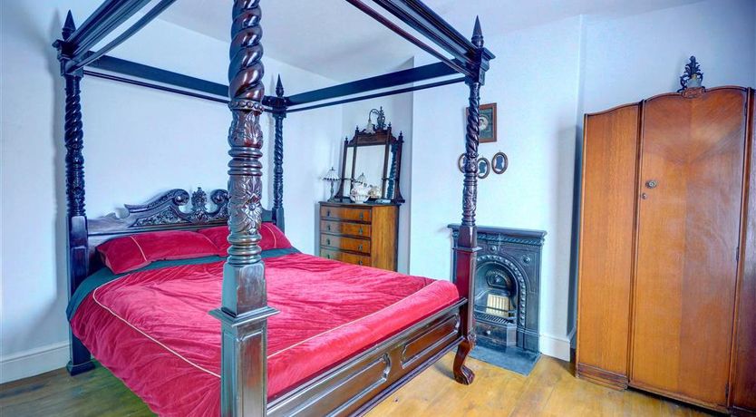 Photo of 3 Bed in Whitby