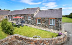 Photo of 4 Bed in Pwllheli