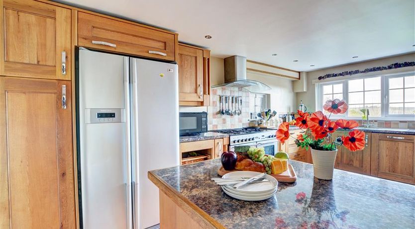 Photo of 3 Bed in Lynton