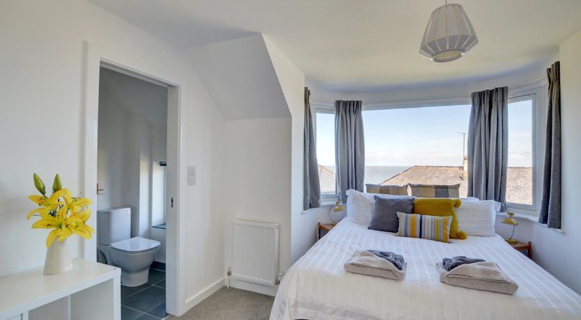 Photo of 3 Bed in Mortehoe