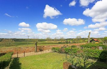4 Bed in Halesworth Holiday Home
