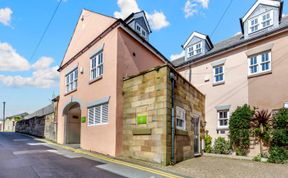 Photo of 3 Bed in Whitby