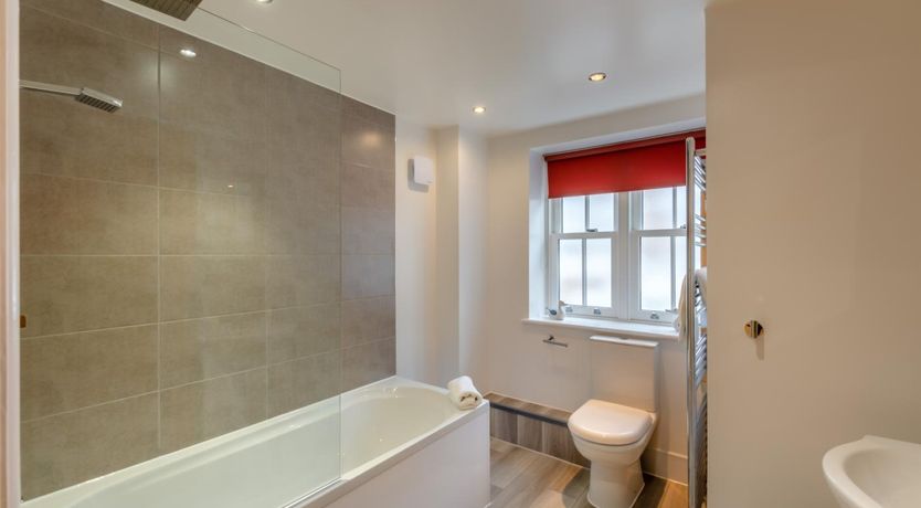 Photo of 3 Bed in Whitby