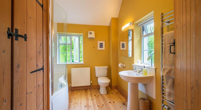 Photo of 2 Bed in Lynton