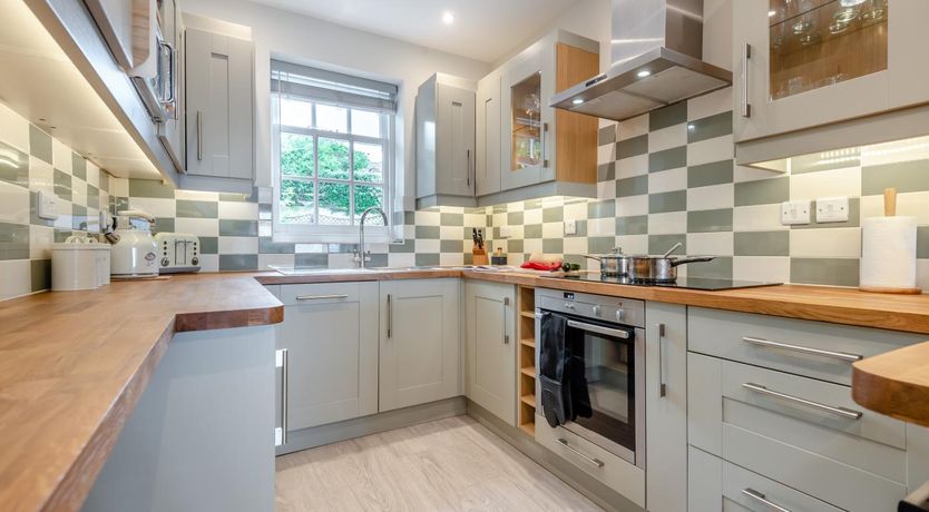 Photo of 5 Bed in Studland