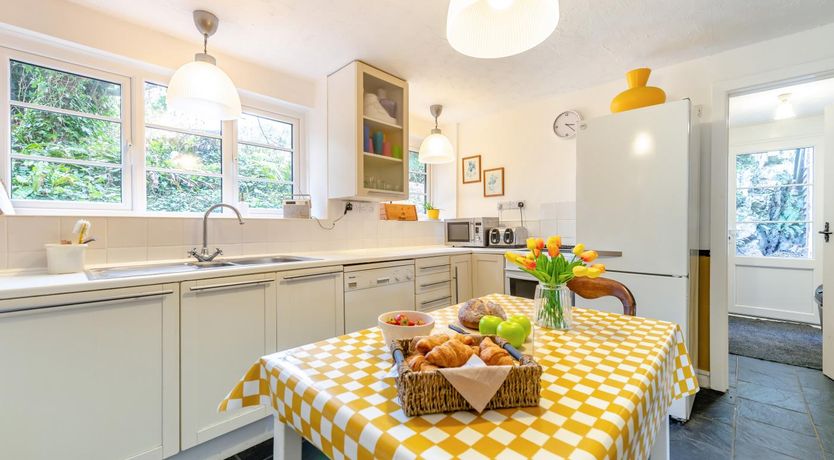 Photo of 4 Bed in Tenby