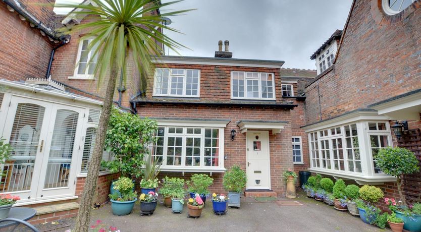 Photo of 2 Bed in Tunbridge Wells