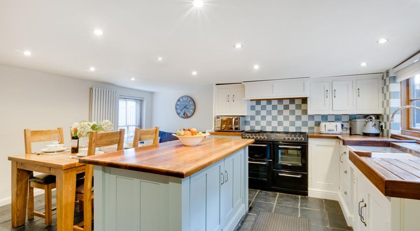 Photo of 2 Bed in Whitby