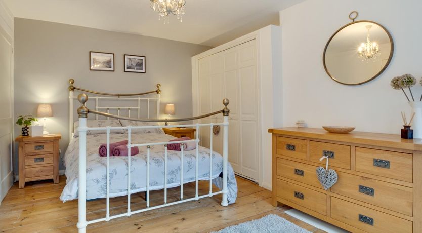 Photo of 2 Bed in Whitby