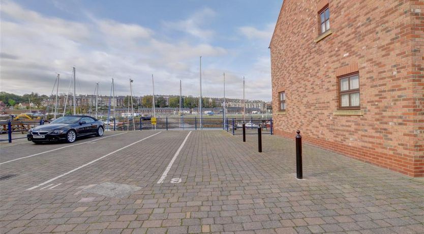 Photo of 2 Bed in Whitby