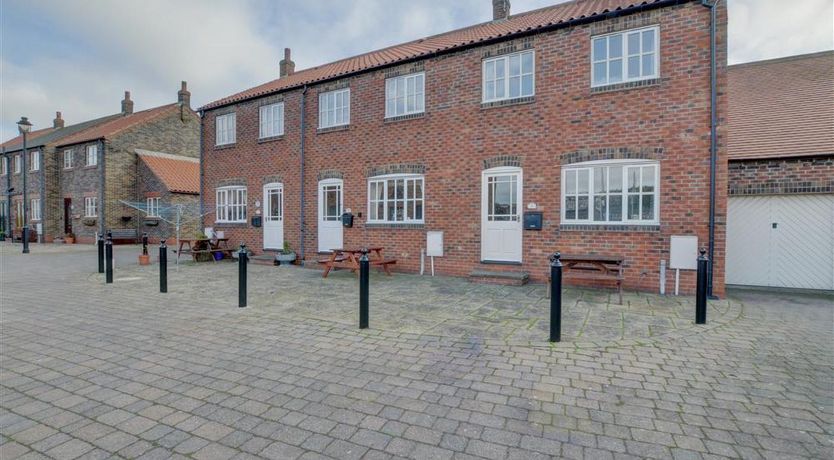 Photo of 2 Bed in Whitby