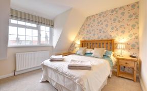 Photo of 3 Bed in Whitby