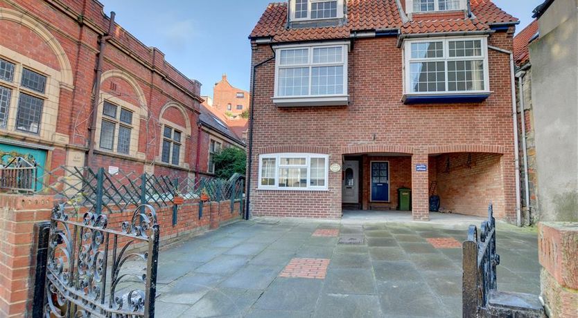 Photo of 3 Bed in Whitby