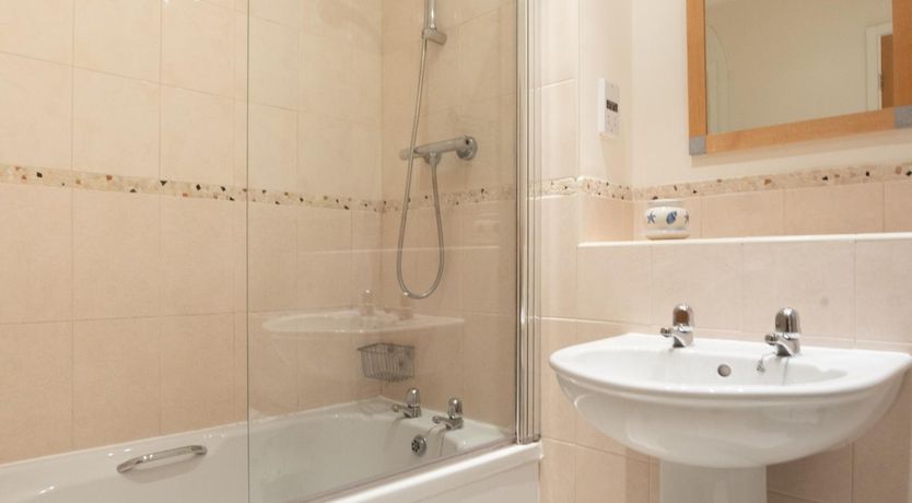 Photo of 3 Bed in Whitby