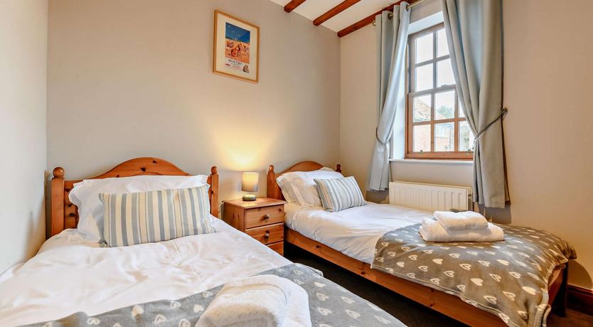 Photo of 2 Bed in Whitby