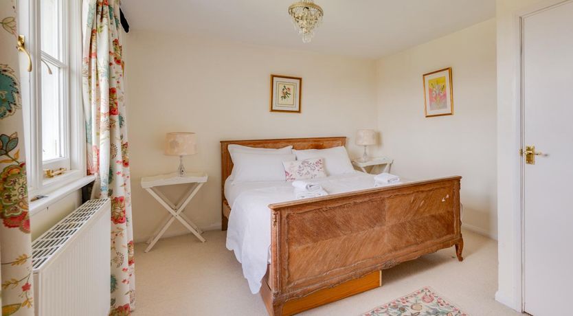 Photo of 3 Bed in Robertsbridge
