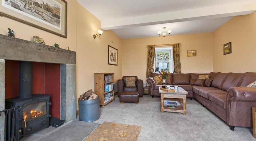 Photo of 4 Bed in Whitby