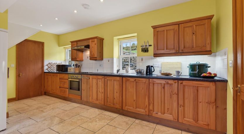 Photo of 4 Bed in Whitby